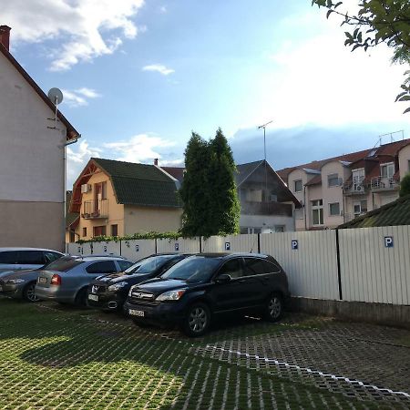 Zoli Apartmanok-Anna Koelcsey 32 Hajduszoboszlo Luaran gambar