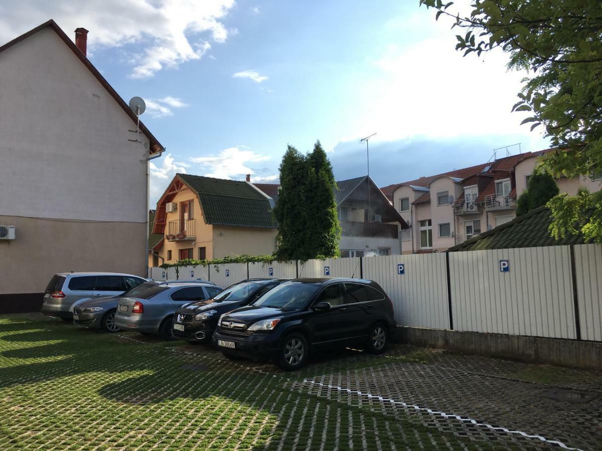 Zoli Apartmanok-Anna Koelcsey 32 Hajduszoboszlo Luaran gambar